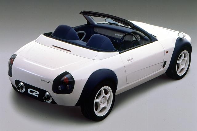 画像: スズキ C2はコンパクトなボディに1.6LのV8DOHCツインターボを搭載。