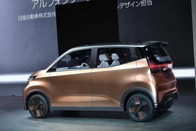 画像: 軽自動車規格のコンパクトなボディサイズでEVならではの力強くスムーズな走りを実現した小型シティコミューター「ニッサン IMkコンセプト」。ボディサイズは全長3434×全幅1512×全高1644mm。