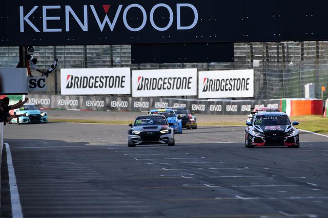 画像3: グエリエリがRace1を完全制覇!
【FIA WTCR Rd08 RACE OF JAPAN】
