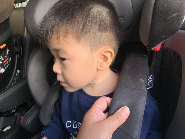 画像: チャイルドシートのベルトは、子どもを乗り降りさせるたびに調整することが大切だ。