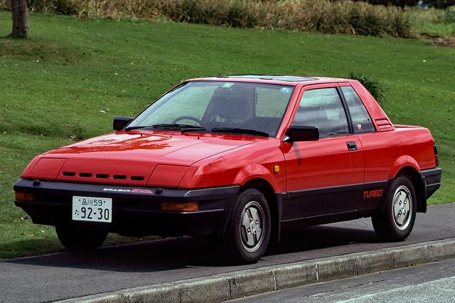 画像: リトラクタブルヘッドランプにウエッジシェイプのボディは、日本車離れしたスタイリングだった。