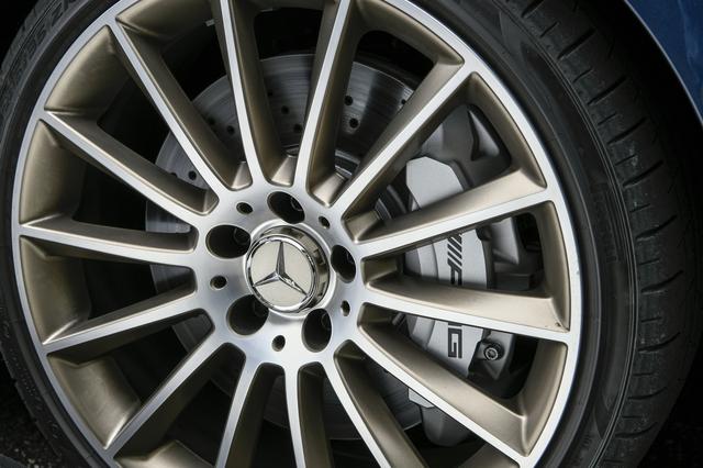 画像8: 【試乗】メルセデスAMGのエントリー。メルセデスAMG A35 4マティック エディション1