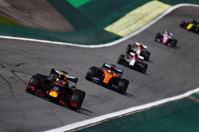 画像: ライバルを速さで圧倒して優勝したレッドブル・ホンダのマックス・フェルスタッペン。