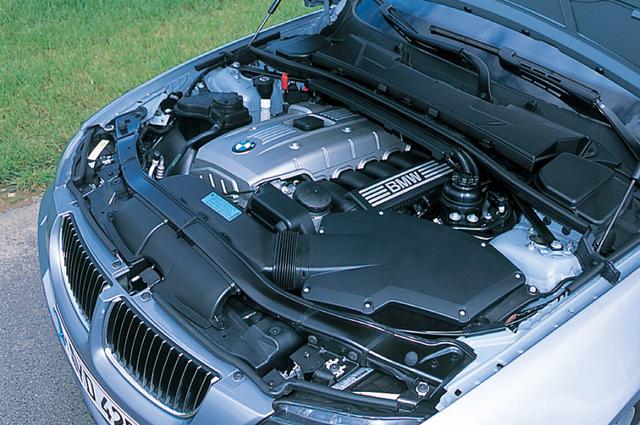 画像: フラットトルクで非常に扱いやすいN52B25A型2.5Lストレート6エンジン。3Lエンジンは過剰なほどトルクがあることが比較試乗でわかった。
