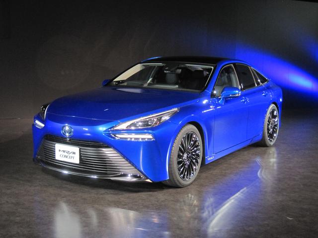 画像: 量産型燃料電池車「MIRAI」もいよいよ第二世代に。新型はクラウンがベースとなるため後輪駆動車となる。乗車定員も5人(現行型は4人乗り)に。