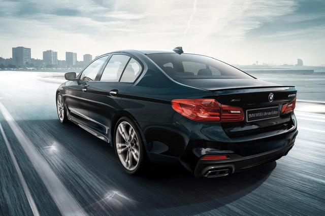 画像: 5シリーズのMパフォーマンスモデル、BMW M550i xDriveアルティメットエディションは55台の限定車として登場した。