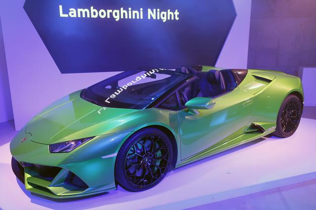 画像: 640hp/600Nmを発生する5.2LのV10を搭載し、4輪を駆動するウラカン EVO スパイダー。