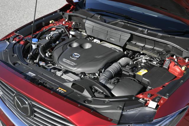 画像: 低振動と高い静粛性を実現したCX-8の2.2L 直4ディーゼルターボは190psを発生。