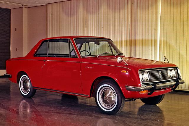 画像: 1965年4月、日本で初めてのセンターピラーレス2ドアハードトップが追加設定された。