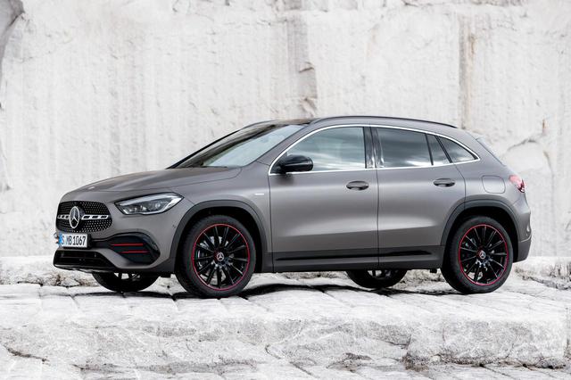 画像: メルセデス・ベンツの新型GLA。写真のモデルはエディション1 AMGライン。
