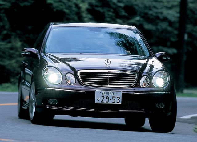 画像: 日本では2002年に導入されたメルセデス・ベンツE55AMG。セダンモデルのほか、ステーションワゴンもある。