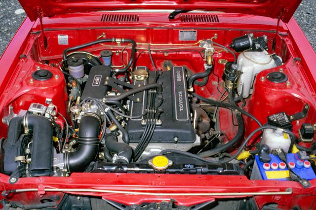 画像: 2Lの直4 DOHCエンジン、18R-G型はEFIを装着して135ps/17.5kgmを発生。