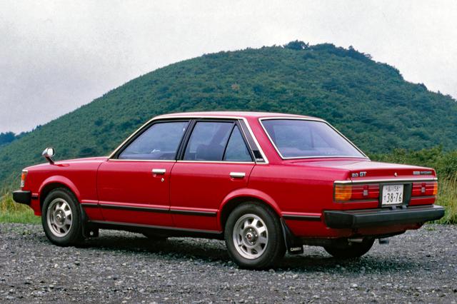 画像: 直線基調のボクシーなセダンスタイルは、ベース車とGTグレードで大きな違いはない。