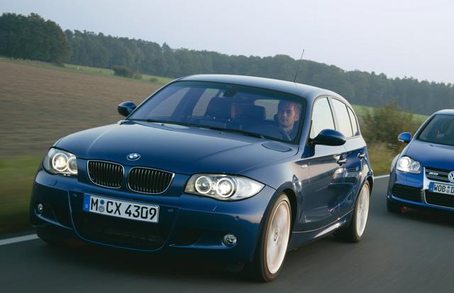 画像: スタンダードな1シリーズとの演出の差は少なく、あくまで「中身で勝負」のBMW130i。