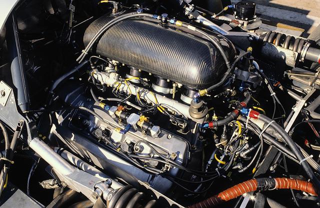 画像: エンジンはC8と同様、5L V8ツインターボを搭載。