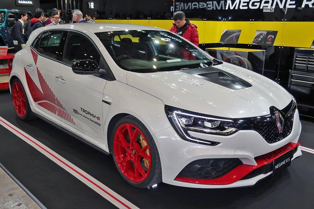 画像: 東京オートサロン2020には、鈴鹿サーキットで最速記録を打ち立てたメガーヌ R.S.トロフィーRそのものが展示された。
