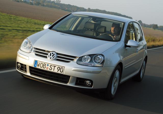 画像: ゴルフ2.0TDI。高回転型のガソリンエンジンとは異なるスポーツ性をアピール。