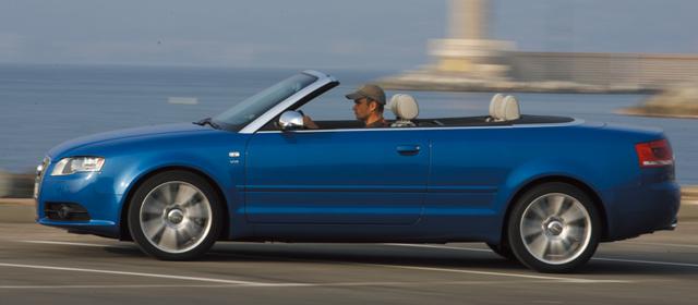 画像: 4.2L V8エンジンを搭載したスポーツモデル、S4カブリオレ。
