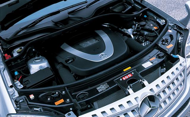 画像: メルセデスの主力ユニット、272型 3.5L V6。トルクフルでスムーズなことが売りだ。