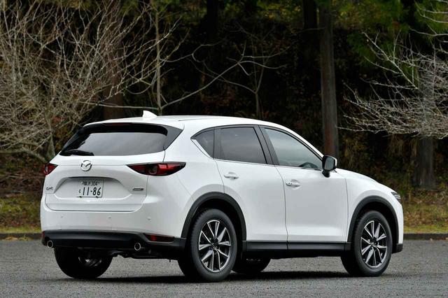 画像: マツダ CX-5 XDプロアクティブ(FF)。およそリットルあたり約20円安い軽油を燃料とするディーゼルエンジン搭載モデル。税制面での優遇もある。