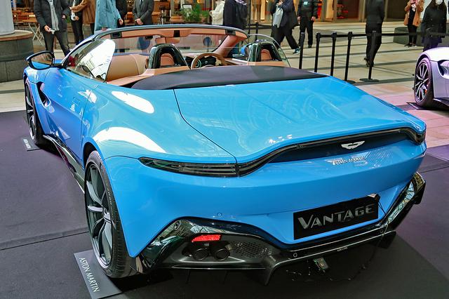 画像: オープン化されたことにより、さらにスタイリッシュになった印象。独特のテールランプ形状も生かされている。