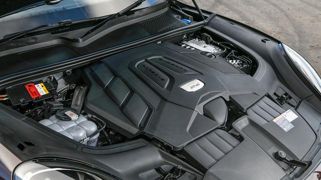 画像: 試乗したモデルは3L V6シングルターボエンジンを搭載。340ps/450Nmで0→100km/h加速は6秒。