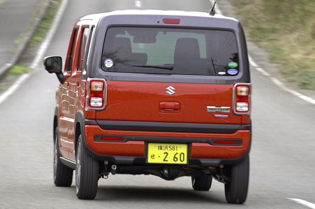 画像: マイルドハイブリッドのアシストも十分で、高めの車高だが直進安定性も悪くない。