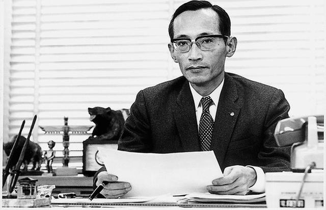 画像: RE研究部長としてロータリーエンジンの実用化を果たした山本健一さん。