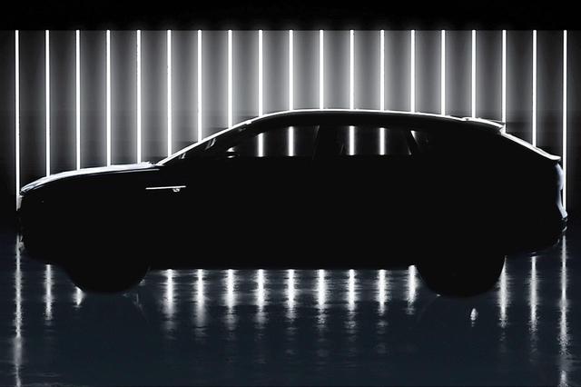 画像: キャデラックが2020年4月に発表予定だという「リリック」のティザー画像。次世代EVプラットフォームを採用したモデルだという。