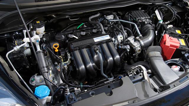 画像: ガソリンモデル搭載の1.3L直4エンジン。最高出力98ps、最大トルク118Nmを発生し、WLTC値燃費は20.2km/L。