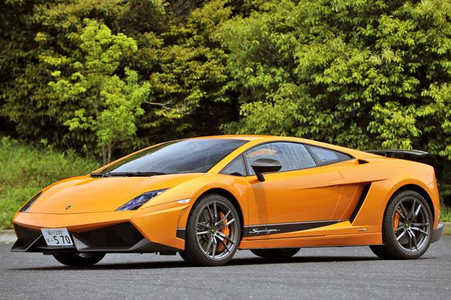 画像: アルミとカーボンのボディで1340kgの車重に570psにアップしたエンジンを搭載するLP570-4 スーパーレジェーラ。