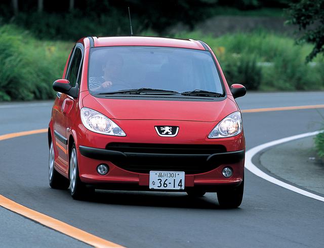 画像: 2004年のパリサロンでワールドプレミアを果たしたプジョー1007。日本への導入は2006年1月30日。