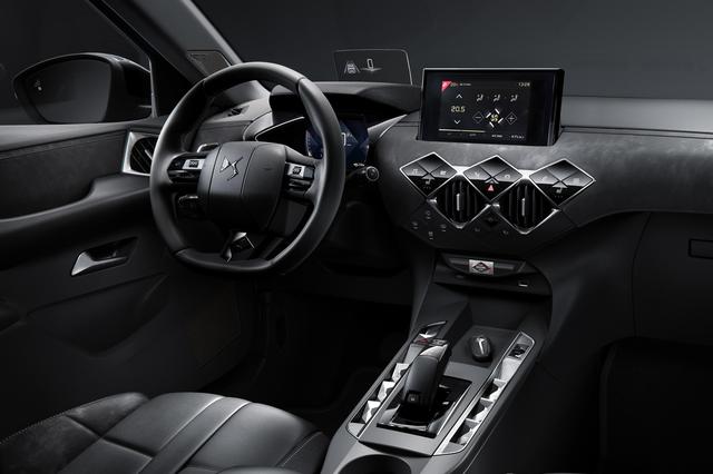 画像: OPERAインスピレーションパッケージをオプション装備したDS 3 クロスバック グランシックのインテリア。