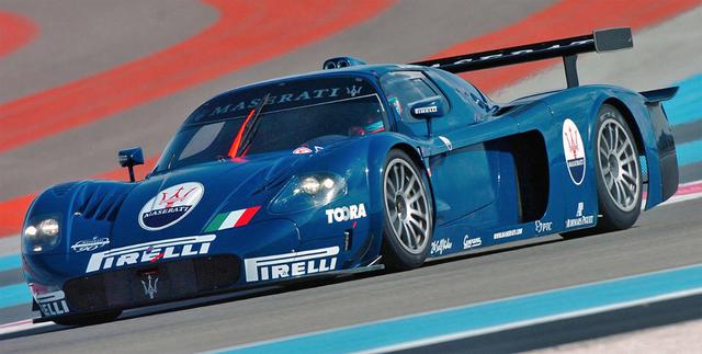 画像: 2004年にマセラティが37年ぶりにレースに復活したときの名車「MC12」。