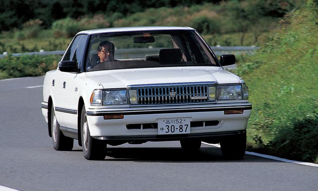 画像: 低速トルクを増強するため日本で初めてスーパーチャージャーを採用したDOHCエンジンを搭載した7代目GS120型クラウン。