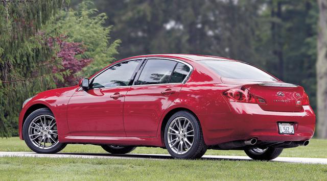 画像: 世界戦略車インフィニティ G35。日本仕様にモディファィされてスカイラインとして登場する。力強さと優雅さのバランスをとったスタイリングが特徴。