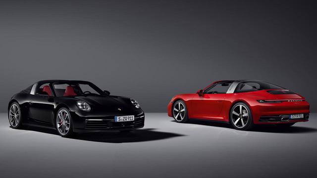 画像: 今回発売されたポルシェ911タルガはいずれも4WDモデル。左はタルガ4S、右がタルガ4。
