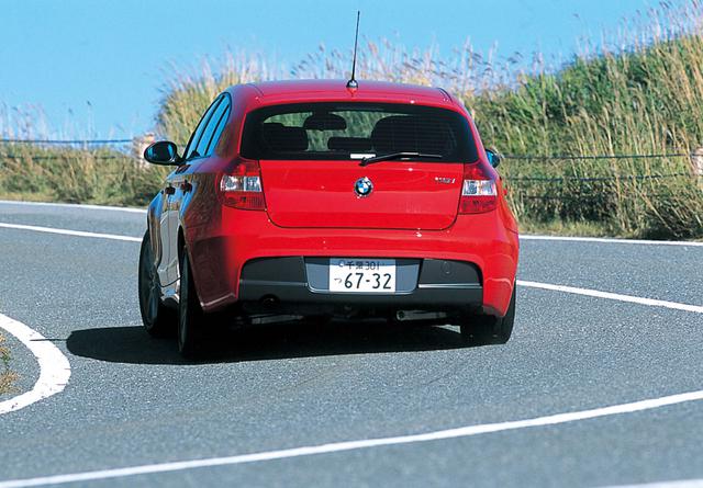 画像: 118i Mスポーツパッケージ。見た目でも乗り心地でも、わかりやすいスポーティさが感じられる。