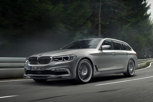 画像: 4.4L V8ツインターボエンジンを搭載したB5のツーリング。エクステリアデザインは従来ラグジュアリーグレードをベースにしていたが、今回はMスポーツをベースにしている。