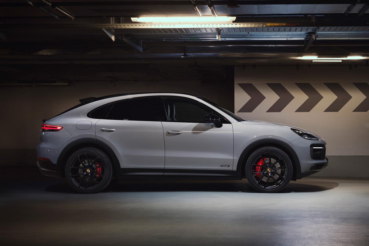 カイエンとカイエンクーペにGTSを追加。V8ツインターボを搭載した、もっともスポーティなモデル モーターマガジン