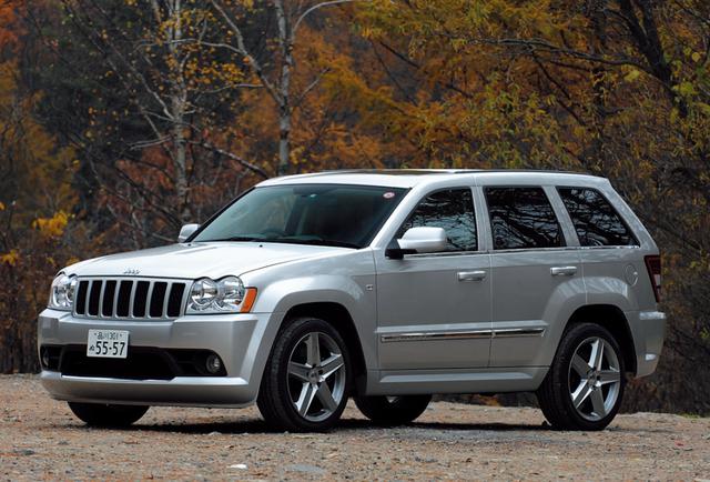 画像: 2006年9月、最強のグランドチェロキーとして登場したSRT8。ジープだからこそ、オフロード性能にこだわらない走りを追求。