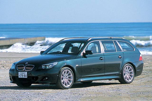画像: 2004年に日本に上陸したE60型5シリーズツーリング。525iツーリングと530iツーリングに加え、2006年10月に4.8L V8DOHCエンジンを搭載する550iツーリングが登場している。写真は530iツーリング。