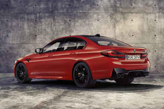 画像: マイナーチェンジを受けたBMW M5のなかでも、画像はさらにハイスペックなM5コンペティション。日本への導入時期についてはアナウンスされていないが、長い時間はかからないだろう。