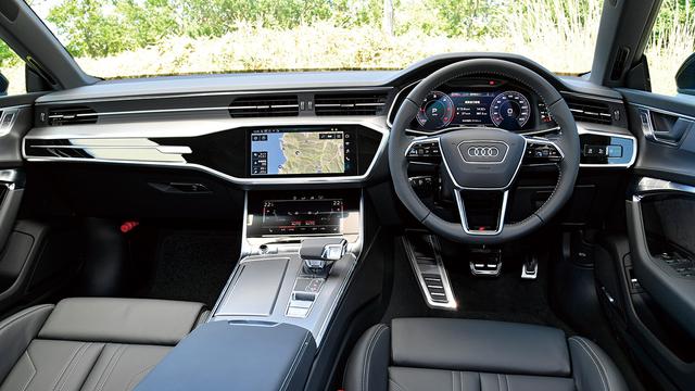 画像: Sラインパッケージ装着車はスイッチ類が金属調になるなど細部が標準車と異なる。