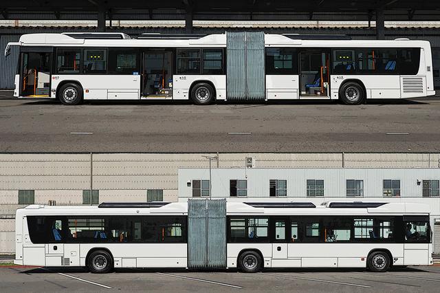画像: 全長1799cm。連節器中心で分割した場合、前車室:977.5cm、乗員67名(16+50+1)。後車室:821.5cm、乗員53名(20+33+0)。乗員は座席+立席+乗務員となる。運転室の真上にハイブリッド用バッテリーを積む。