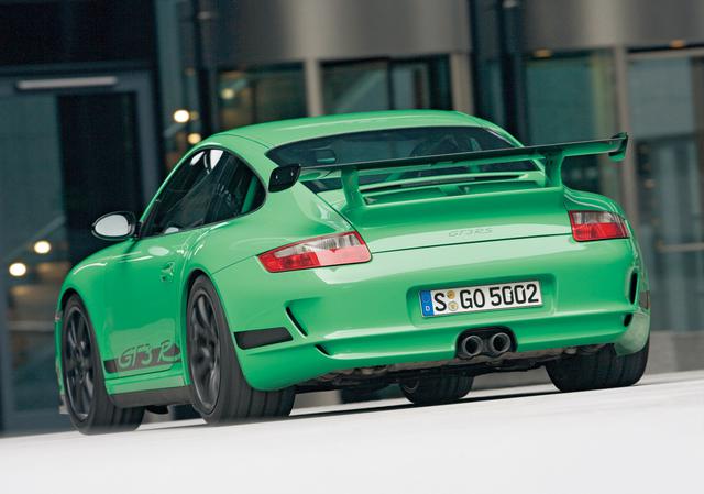 画像: ポルシェ911 GT3 RSはレース参戦を前提としたホモロゲーション用ベース車両。自然吸気エンジンを搭載する911の最高峰とされる。