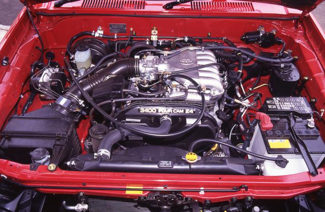 画像: 3.4L V6エンジンの最高出力は185ps、最大トルクは30.0kgmを発生。