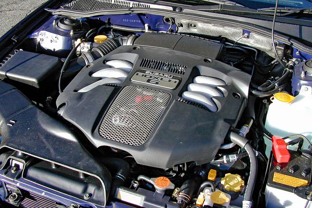 画像: ランカスター6のものをベースに専用チューンされたフラット6は、220psと29.5kgmを発生する。