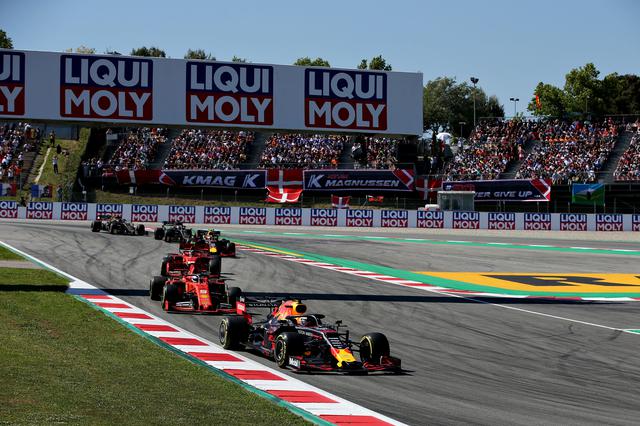 画像: 昨年2019年のスペインGP。レッドブル・ホンダのマックス・フェルスタッペンは3番手争いを制して、メルセデスAMG2台の後ろでフィニッシュ。