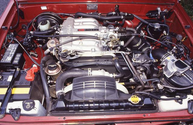 画像: 写真は1990年に新設定された3L V6ガソリンエンジン。